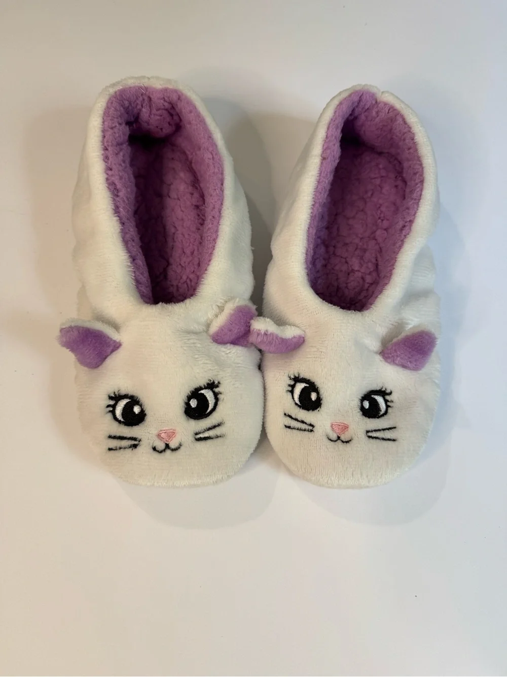 Kids Plush Cat Slip-On Slippers - White with Purple Lining